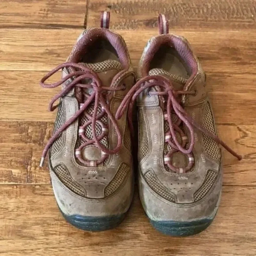 Vasque Breeze 2.0 Low GTX Hiking Boots Brown Leather Womens Size 9